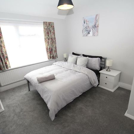 The Uxbridge House Villa ภายนอก รูปภาพ