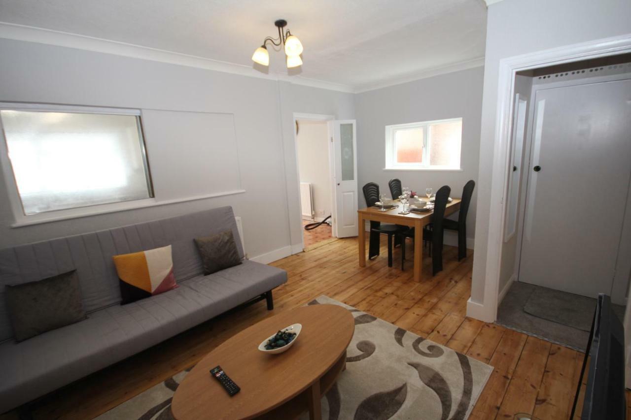 The Uxbridge House Villa ภายนอก รูปภาพ