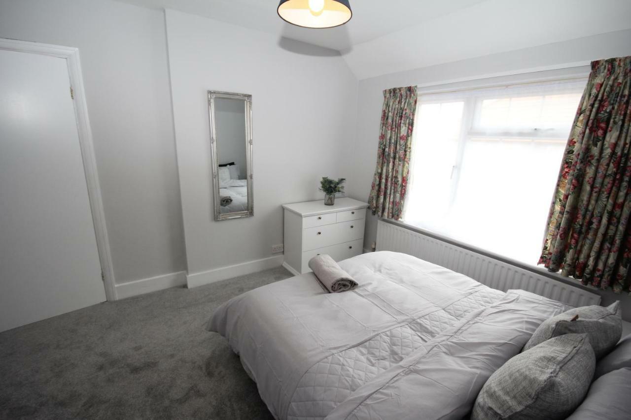The Uxbridge House Villa ภายนอก รูปภาพ