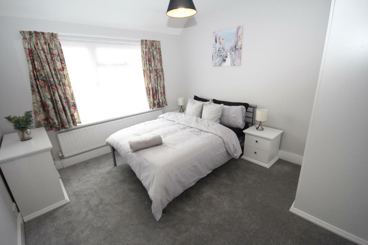 The Uxbridge House Villa ภายนอก รูปภาพ
